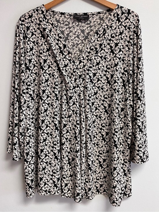 Lane Bryant Tops - LANE BRYANT TOP - 22/24